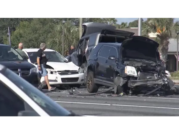 2025 ఫోర్డ్ బ్రోంకో ట్రాన్స్‌మిషన్ మౌంట్ ఫెయిల్యూర్: ఆఫ్-రోడ్ నియర్-రోలోవర్ స్పార్క్స్ కమ్యూనిటీ అలారం